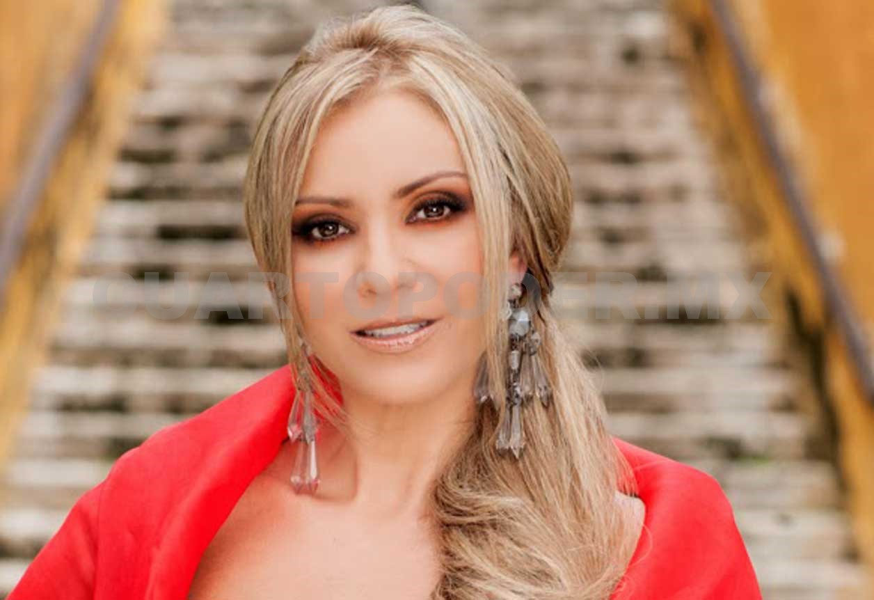 Tachan de despectiva, altanera y grosera a daniela castro Claus dalby juledekorationer