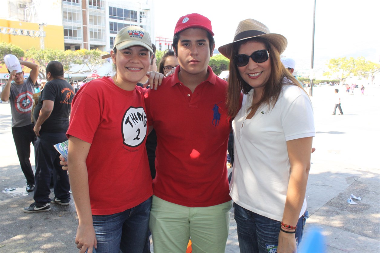 Ana Sofía, Bryan y Pilar