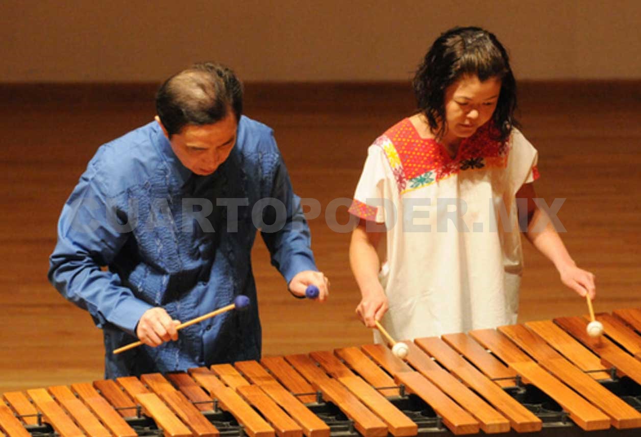 Marimbas se presentan en el CENART