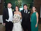 La feliz pareja con Luis y Roberta