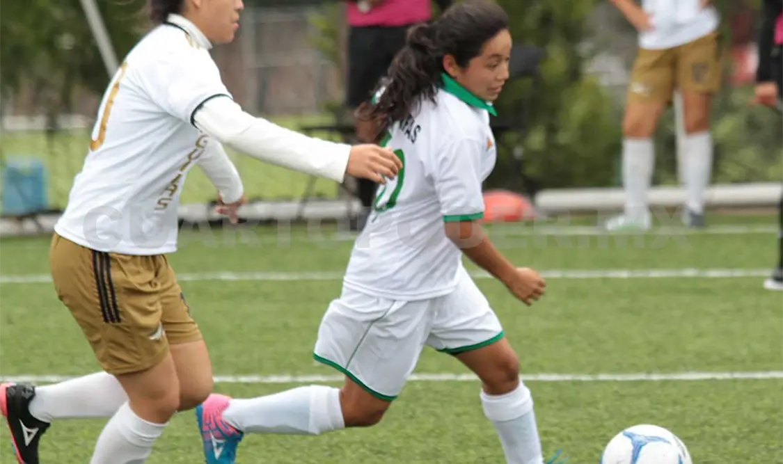 Keyla sabe que debe dar lo mejor en la cancha, en la escuela y en su casa con su familia integrada por seis personas. Cortesía