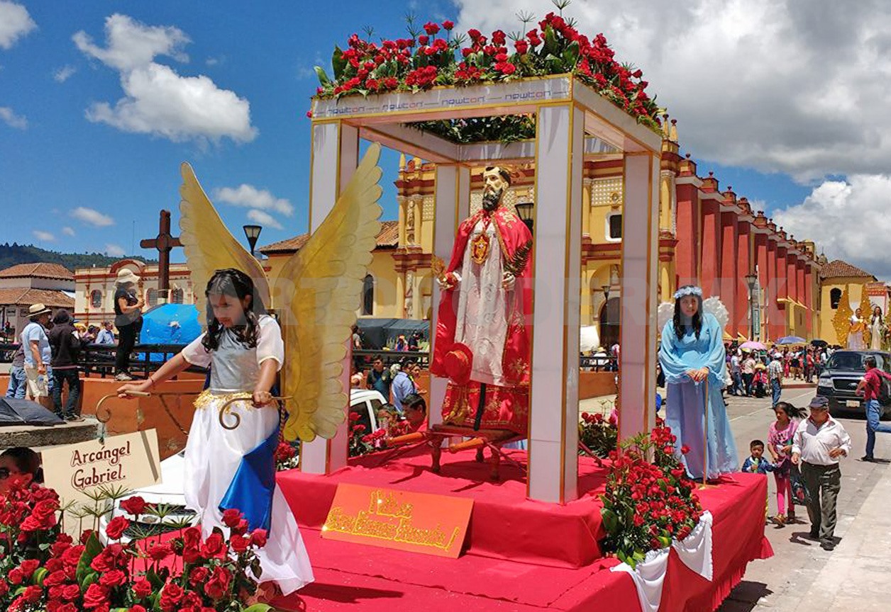 Vistoso desfile de San Ramón Nonato