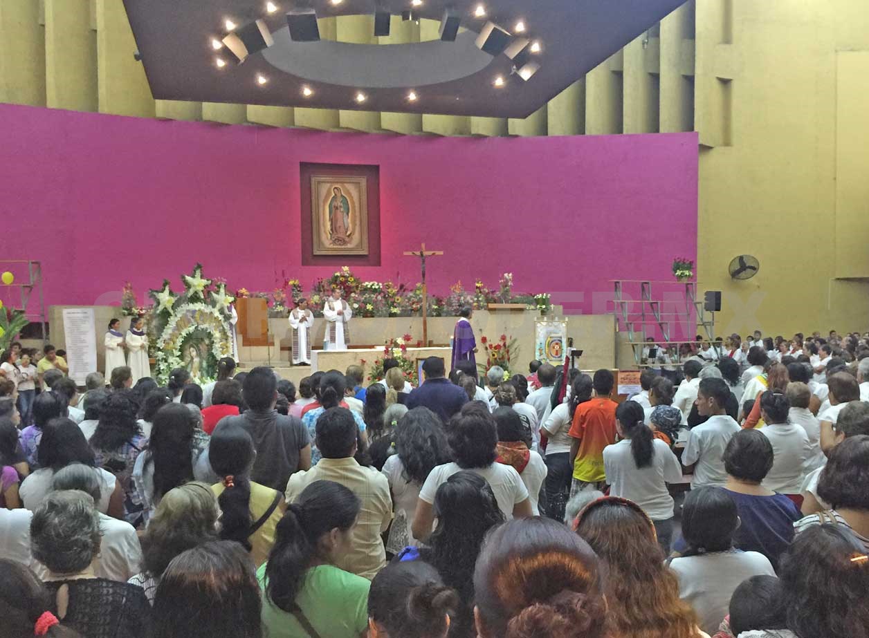 Fieles celebran a la Virgen de Guadalupe