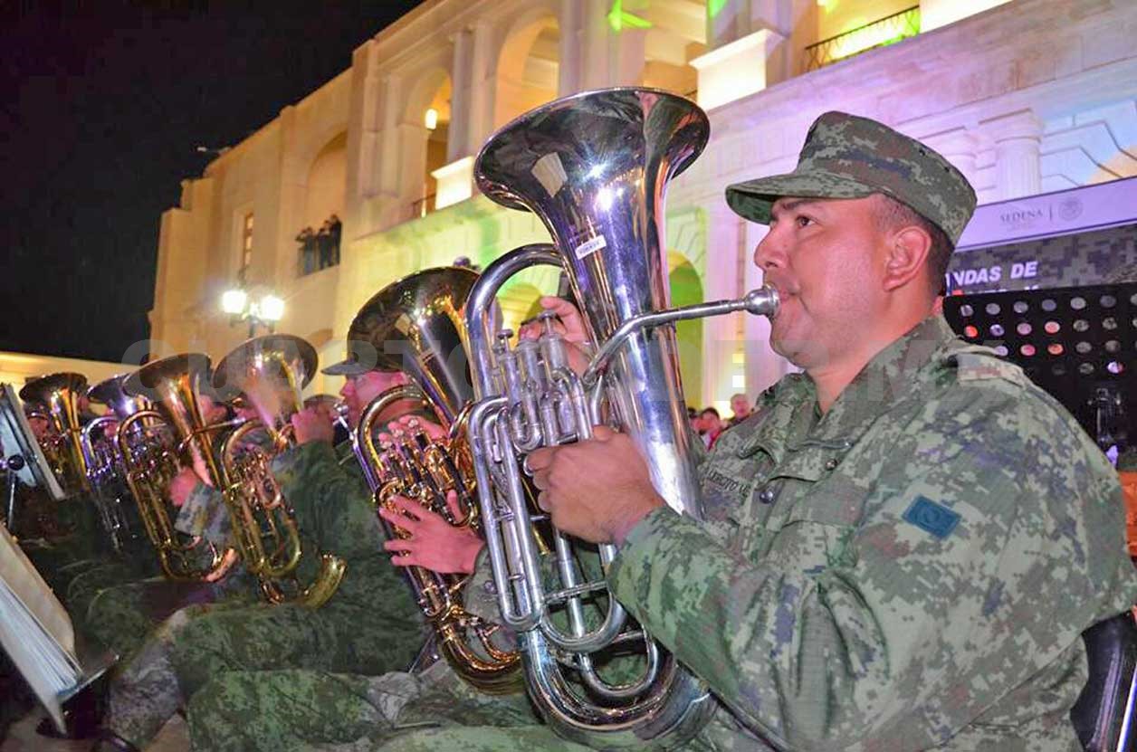 Exitosa presentación de bandas militares Exitosa presentación de bandas militares