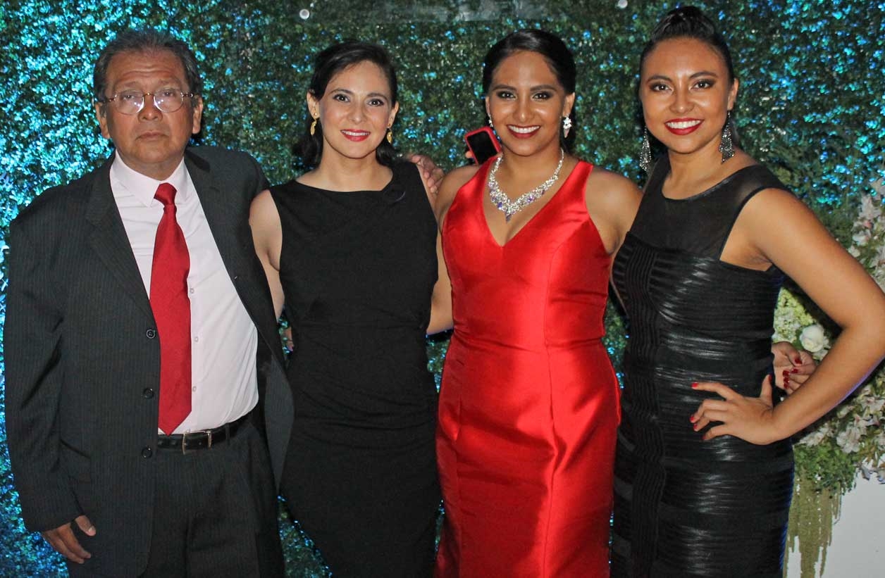 Eduardo, Elena, Elena y Elvira