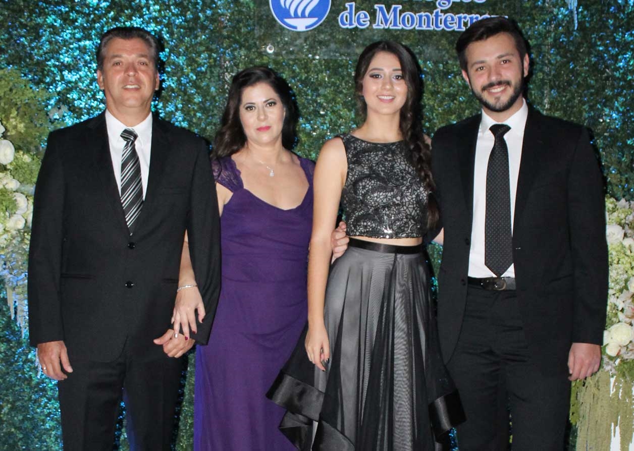 Juan Manuel, Susana, Paulina y Juan