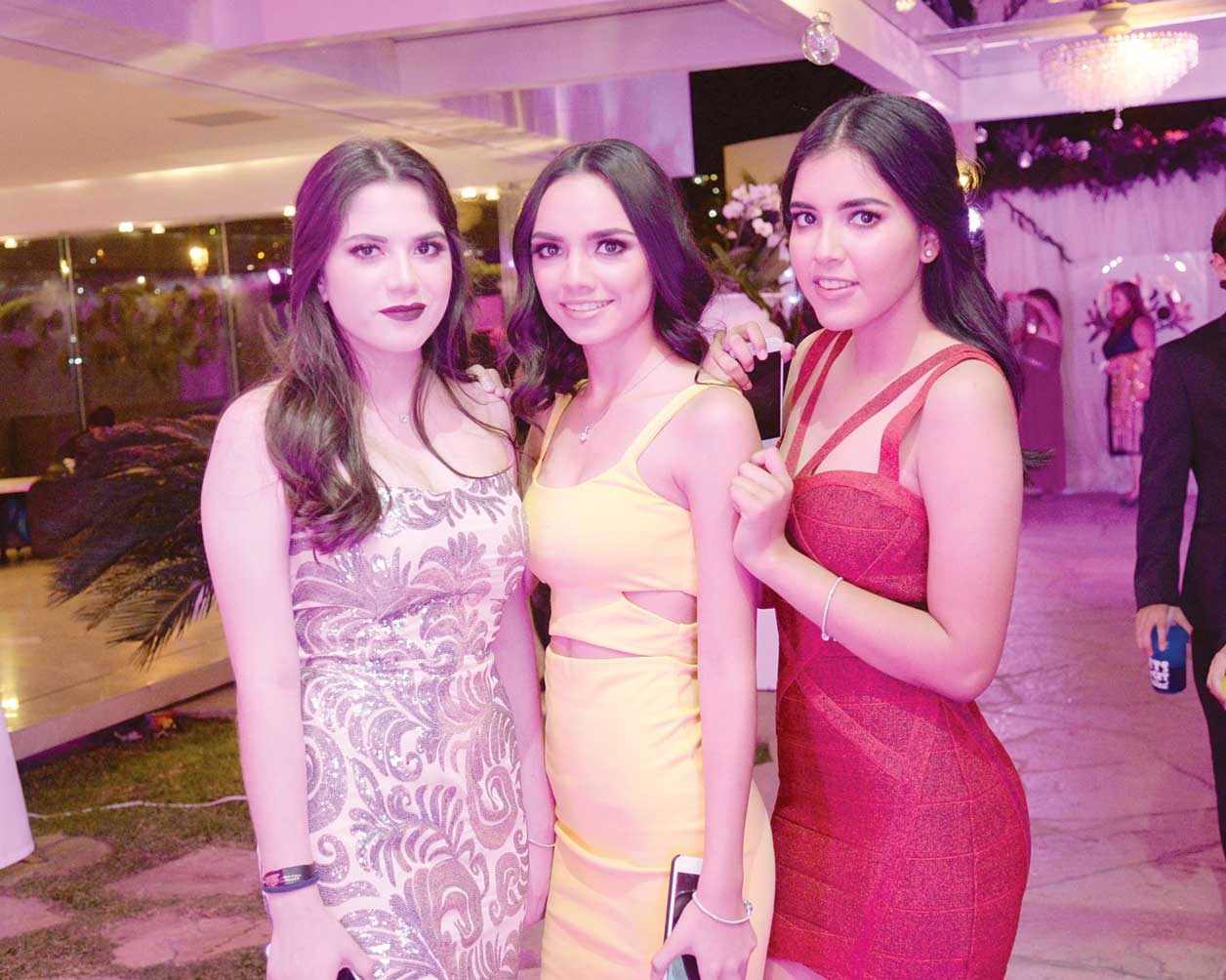 Amelia, Mabe y Fer