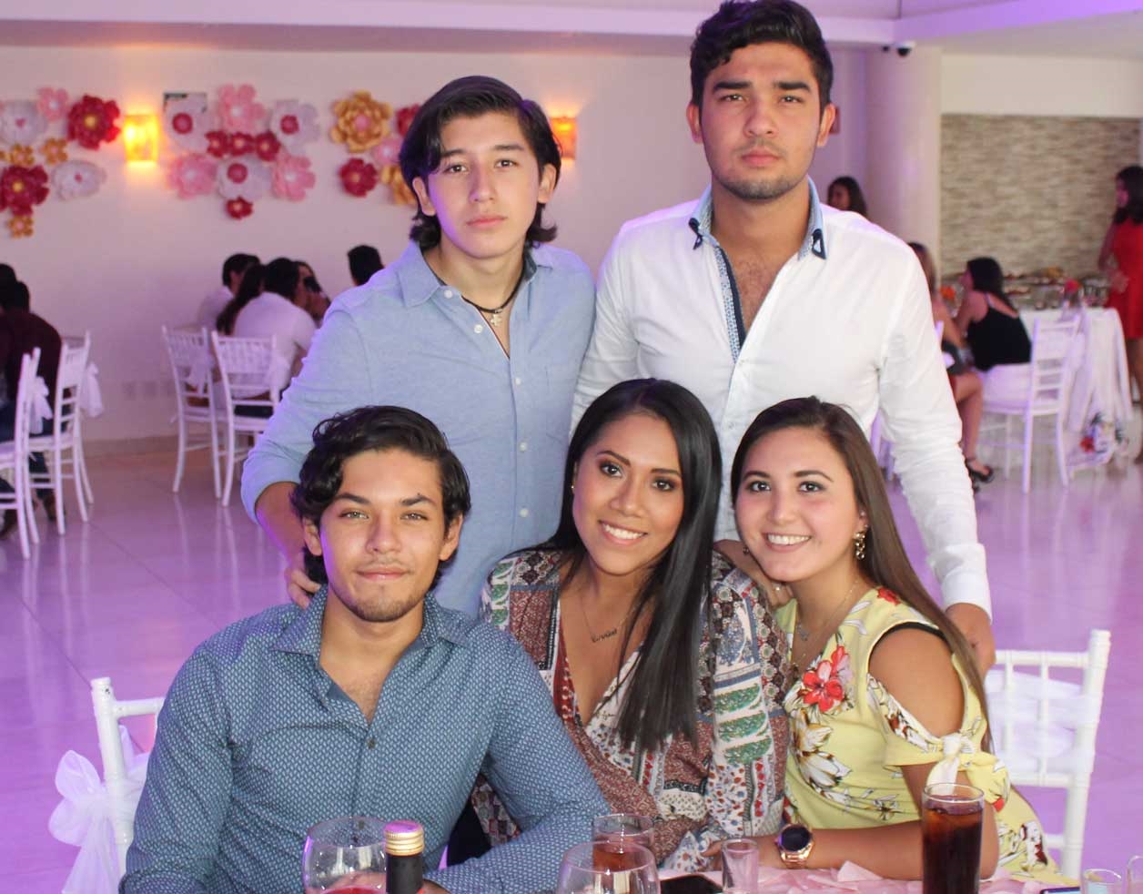 Leo, Andrés, Gatan, Caro y Rocío