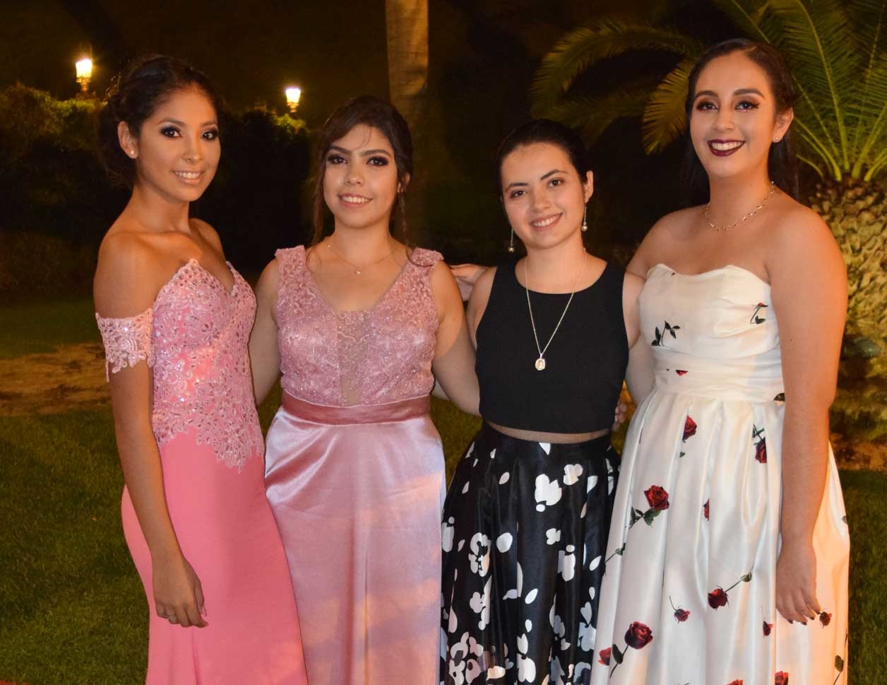 Felices graduadas