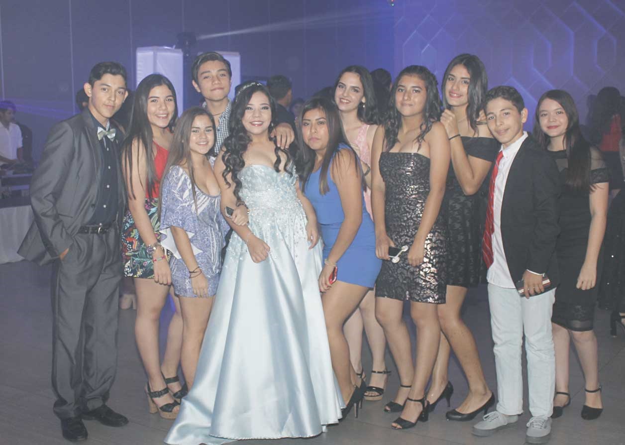 María José con sus amigas