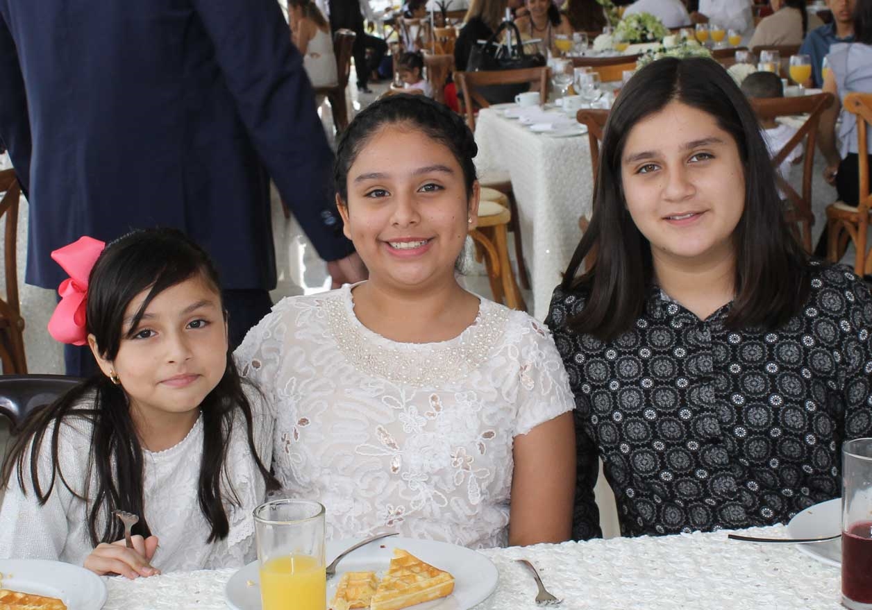 Itzel, Anette y Mónica