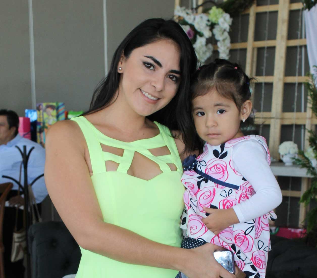 Daniela con su sobrina