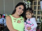 Daniela con su sobrina