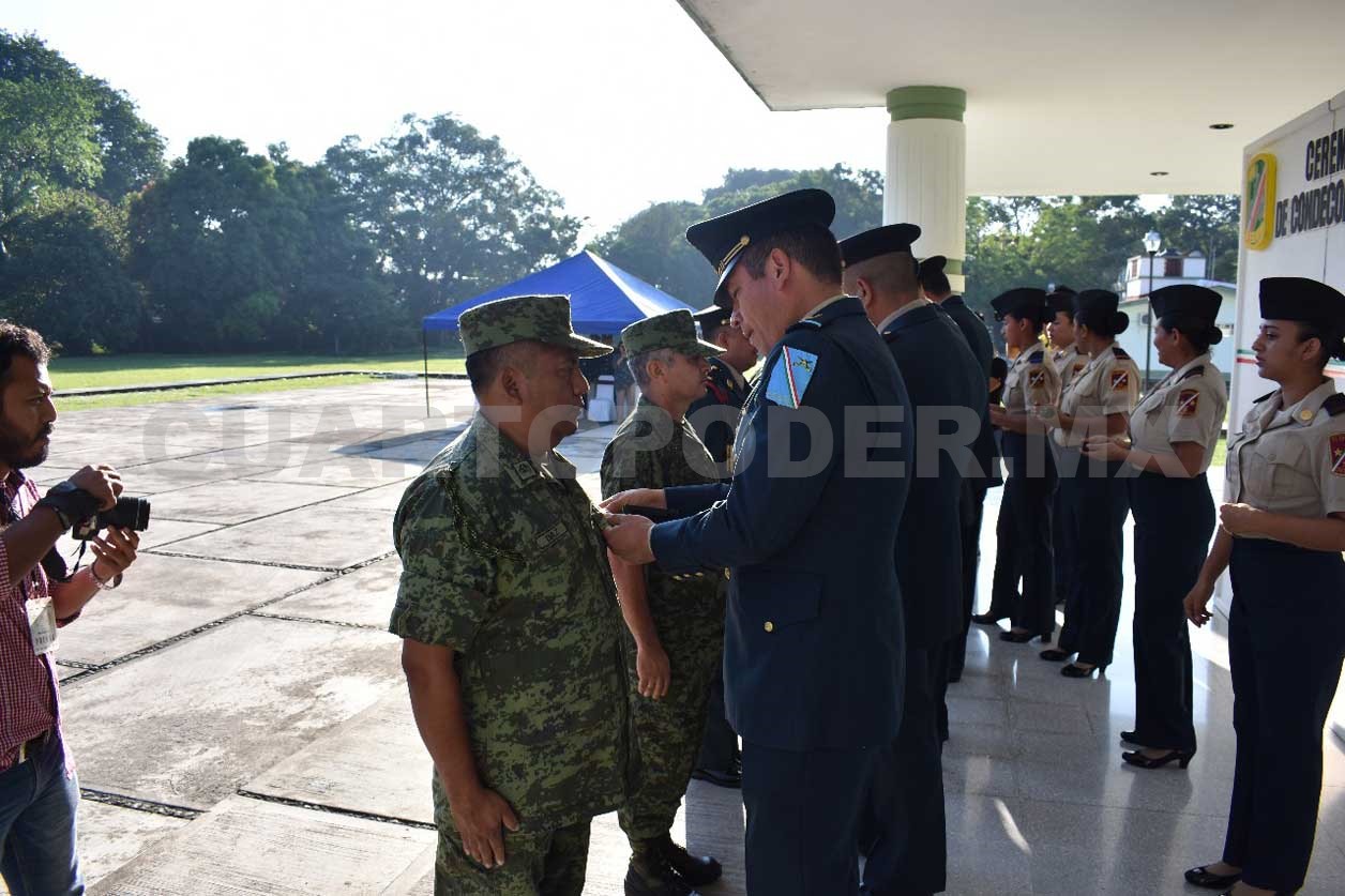 Entrega Sedena Condecoraciones A Personal Militar Entrega Sedena Condecoraciones A Personal Militar