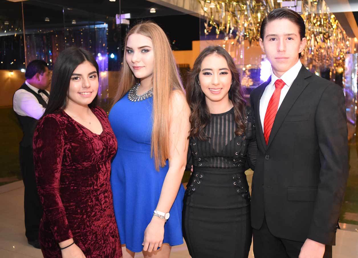 Aziza, Vivian, Camila y Nick