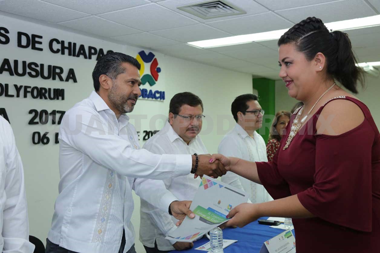 Celebra Cobach graduación de alumnos de bachilleres