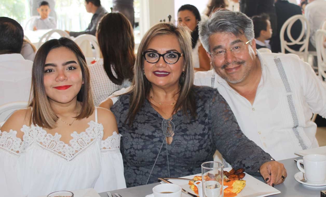 Antonia, Rosario y Antonio