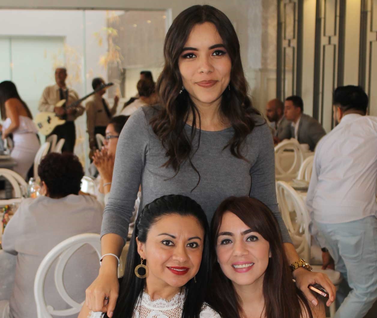 Elena, Carolina y Viviana