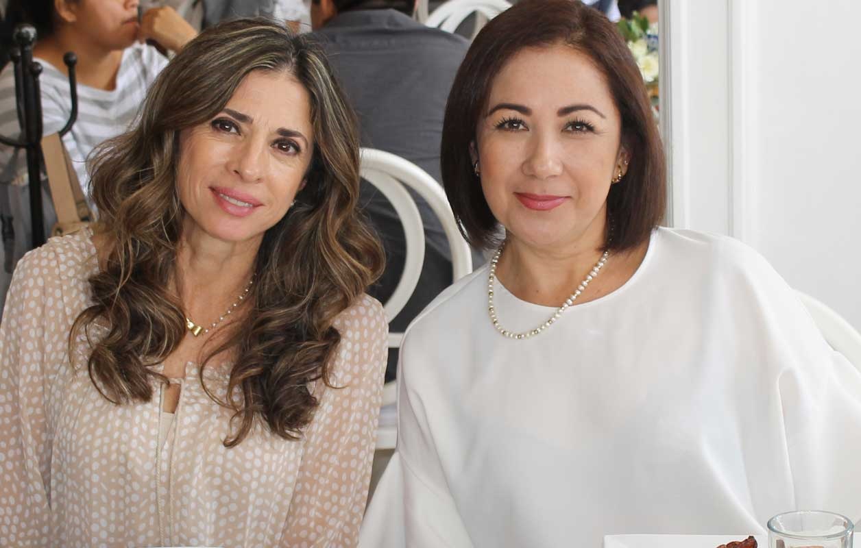 Mónica y Lupita