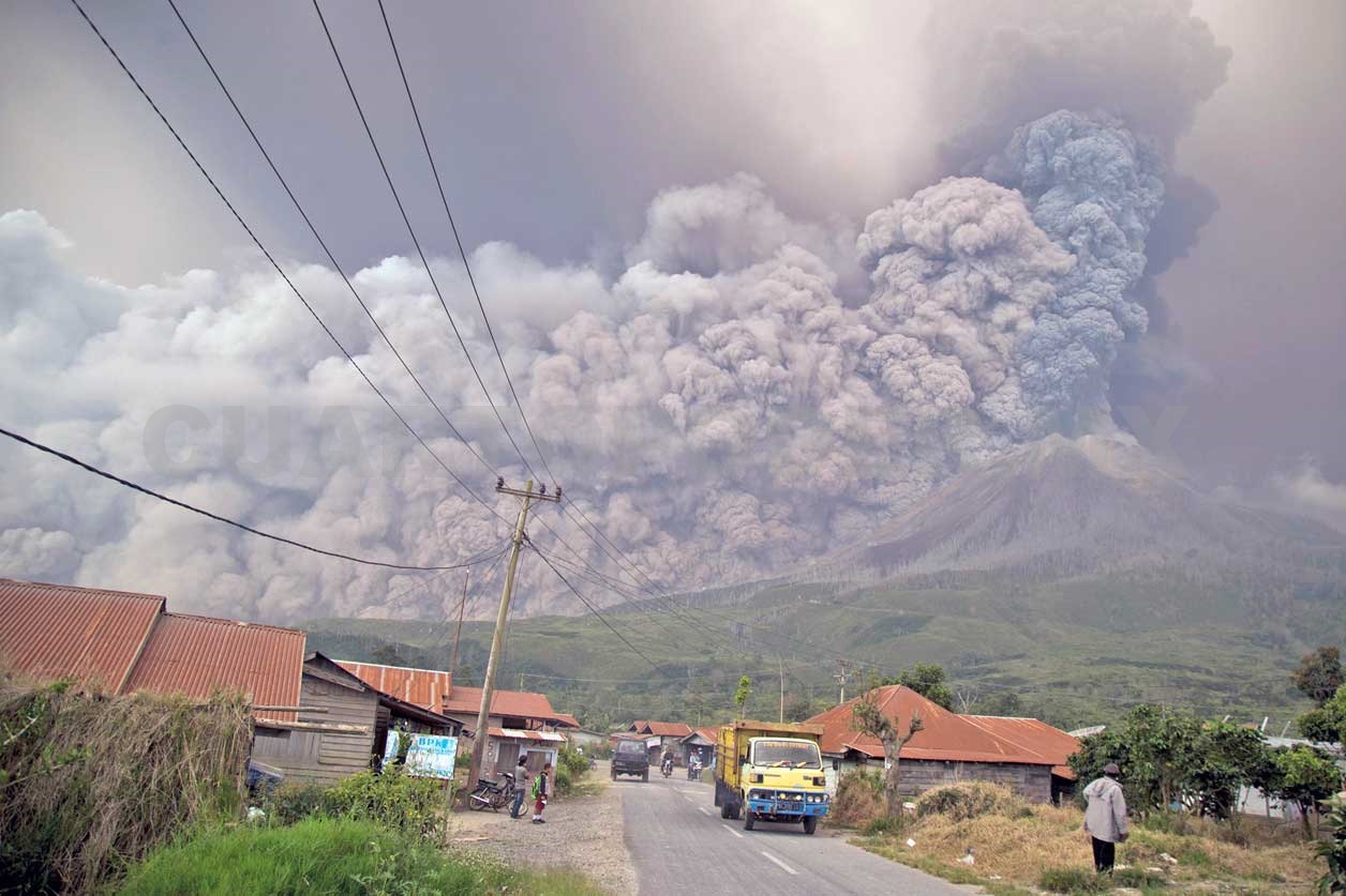 Emergencia en Sumatra por actividad de volcán