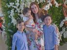 Mónica con sus niños