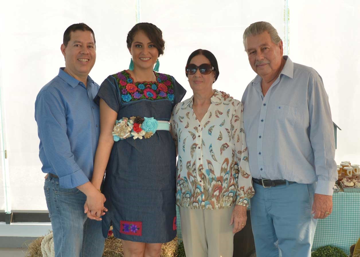 Acompañados de los abuelitos