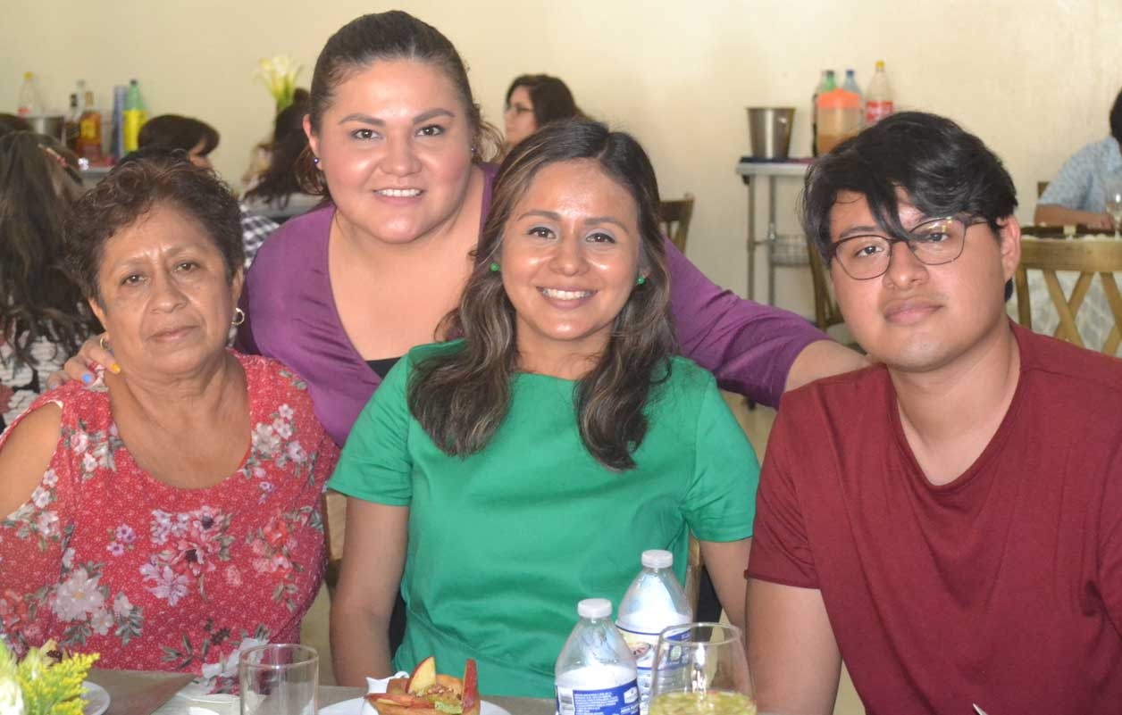 Norma, Olga, Claudia y Alexis