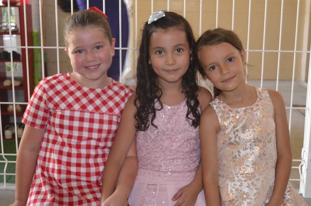 María Julia, Mitchel y María Alicia