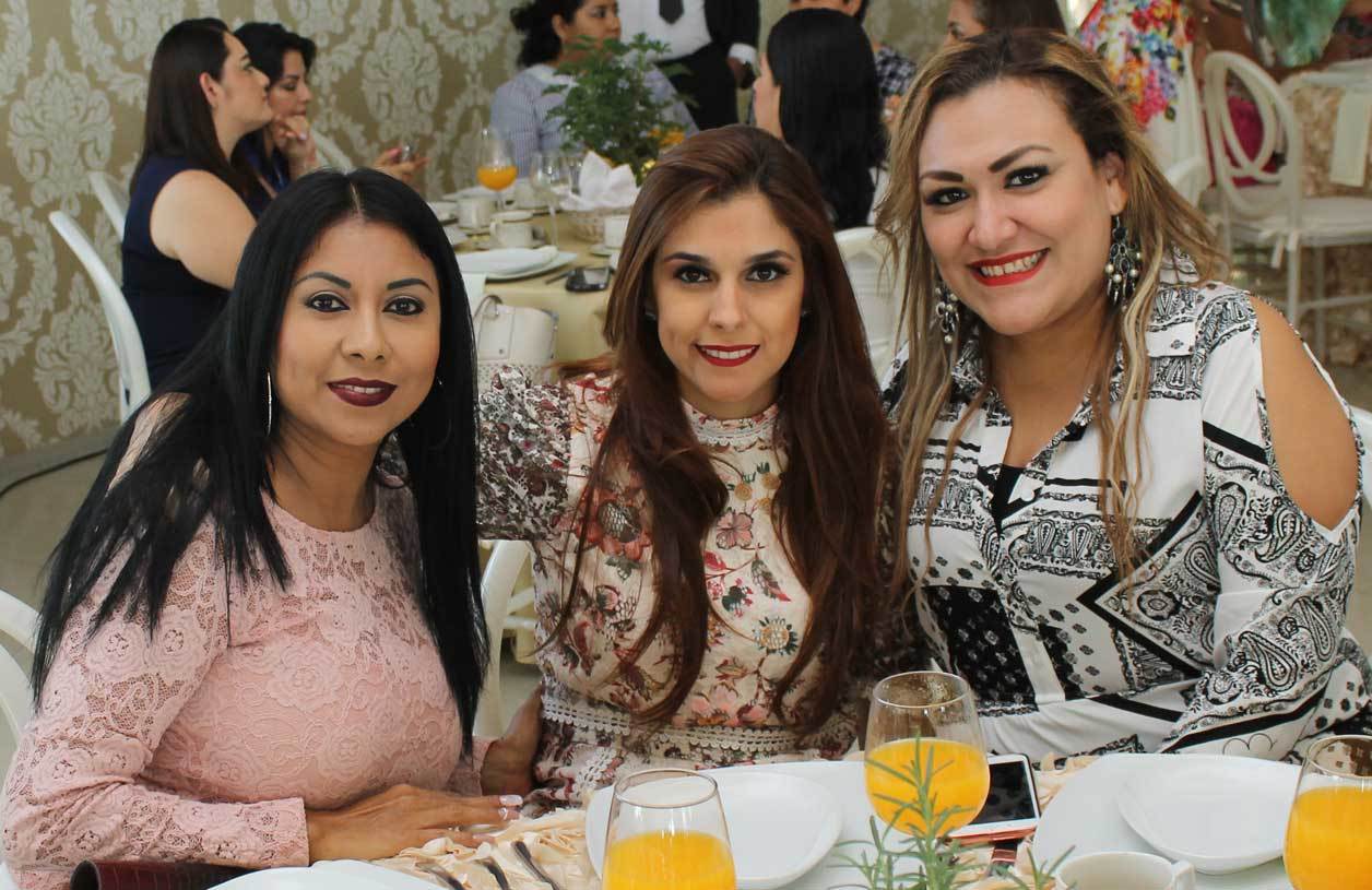 Pati, Paloma y Ceci