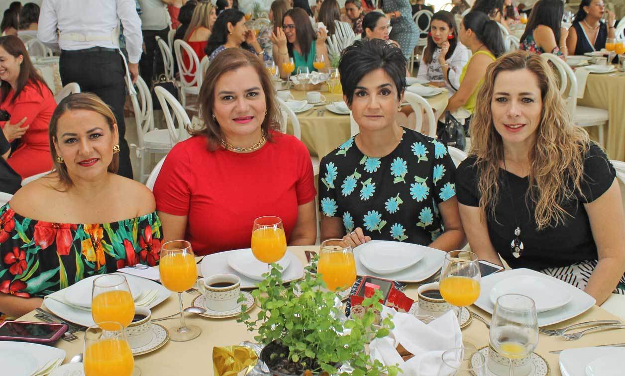 Erika, Gaby, Maricarmen y Norma