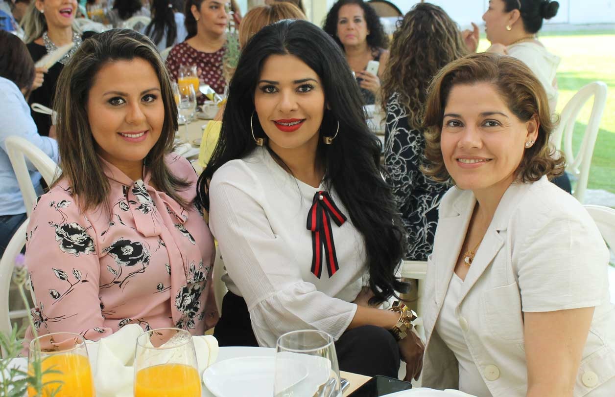 Estela, Daniela e Isela