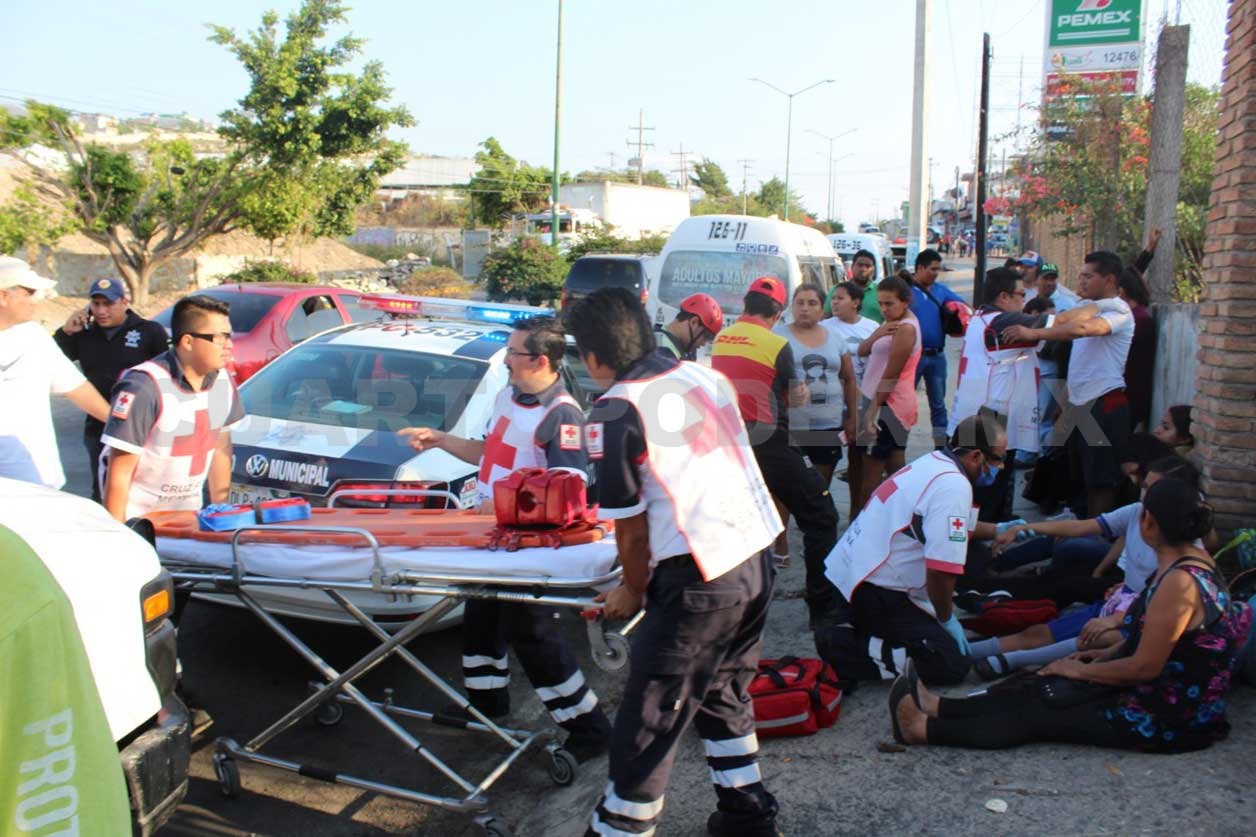 Ocho lesionados en choque de colectivos