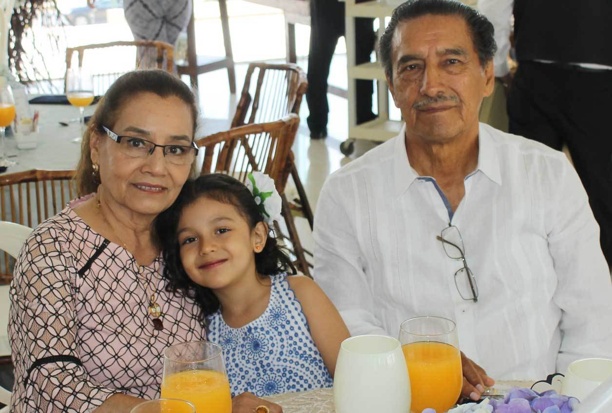 Abuelitos del festejado