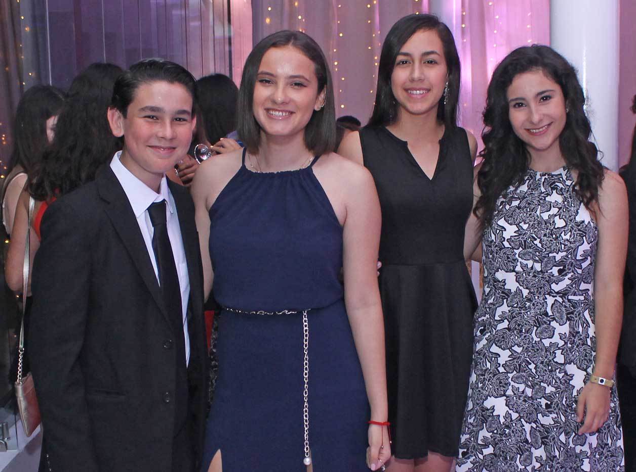 Sergio, María, Ana Sofía y Daniela