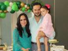 Marcela con su familia