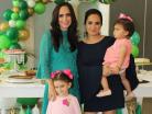 Acompañada de su hermana y su sobrina