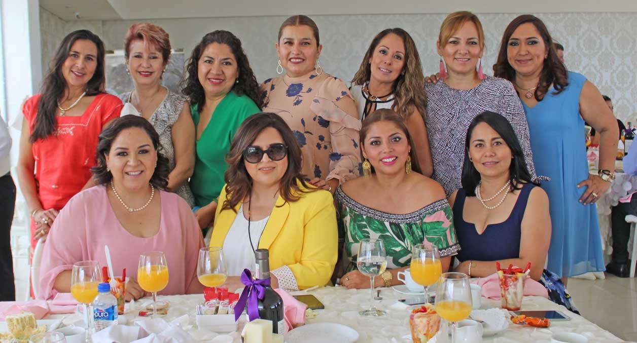 Felices de estar presentes