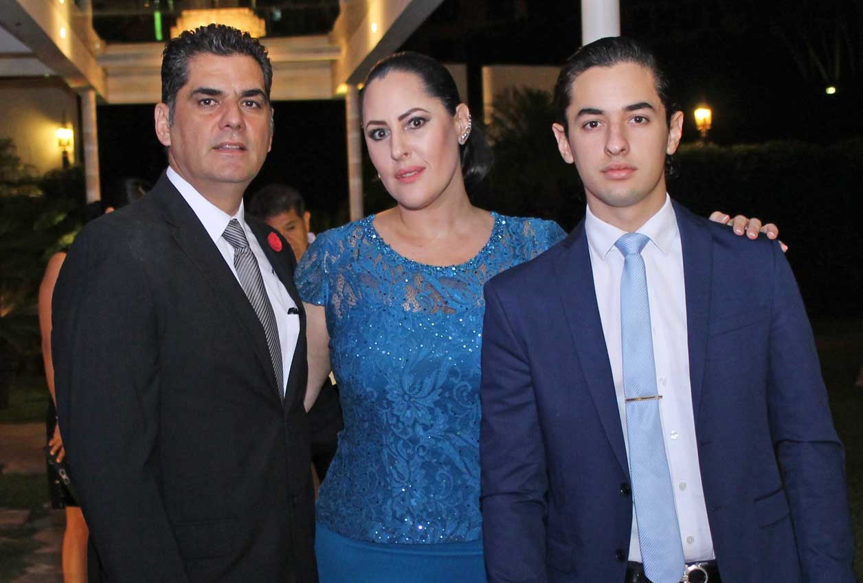 Iram, Jaqui y Diego