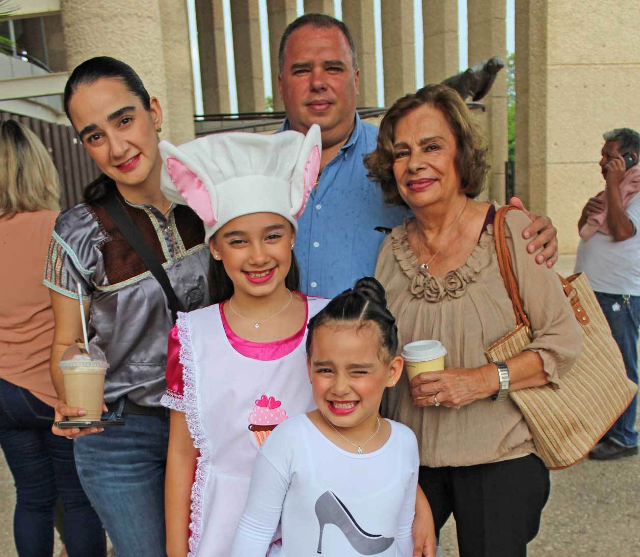 Felices por las graduadas