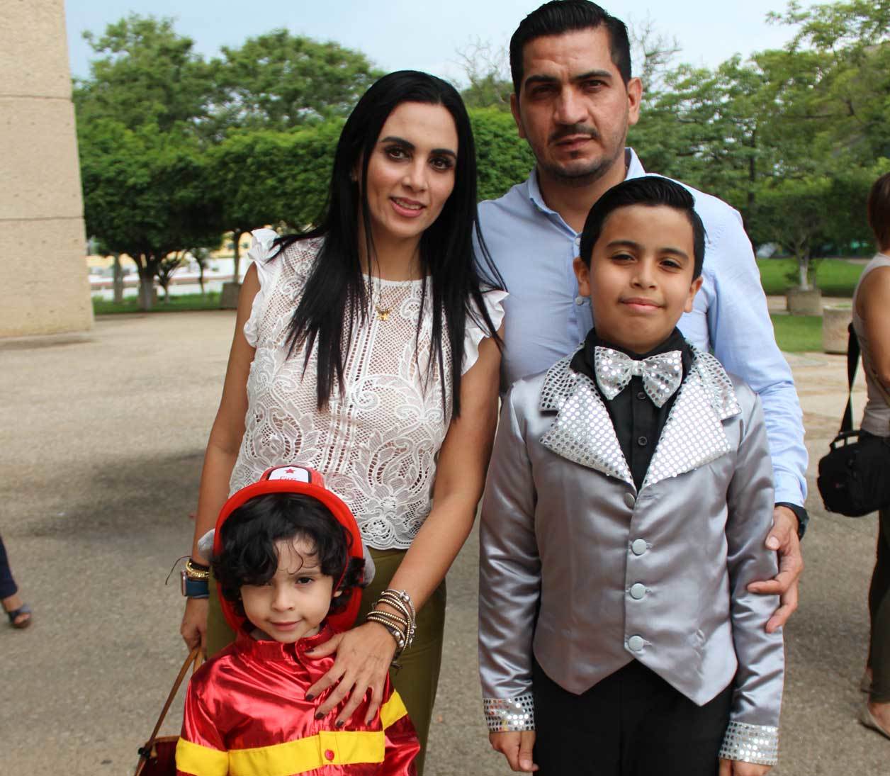 Katia, Conrado, Santiago y Sebastián