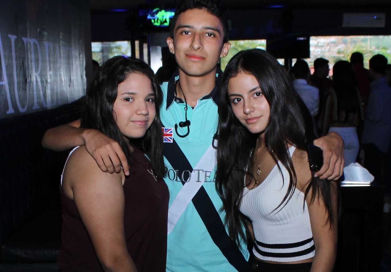 María, Daniel y Viviana