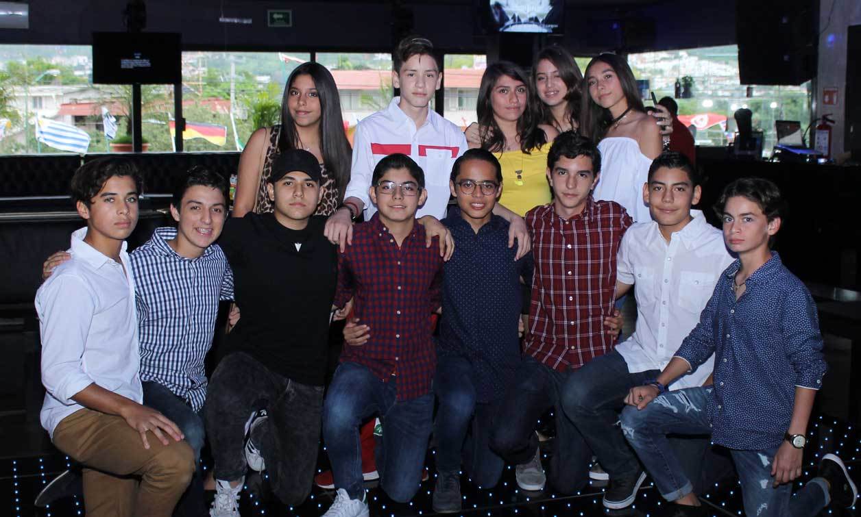 Jorge con sus amigos