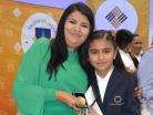 Ivana junto a su mamá