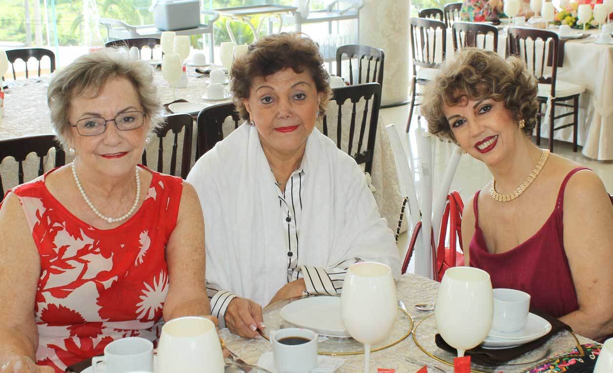 Chiquis, Leti y Chave