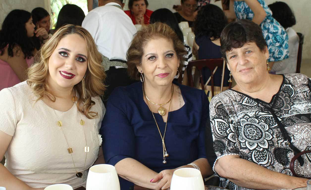 Hayat, Mercedes y Mechita
