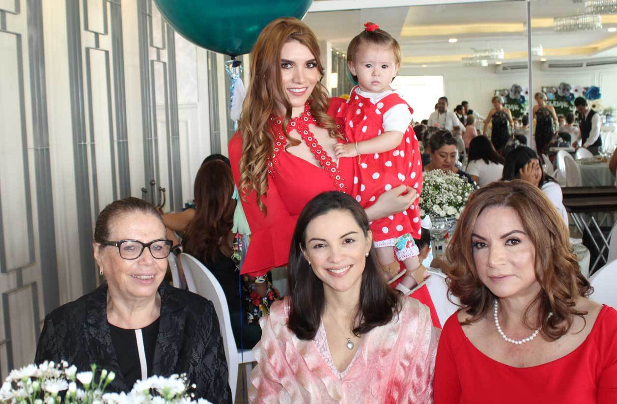 Teresa, Teresita, Tere, Genoveva y Constanza