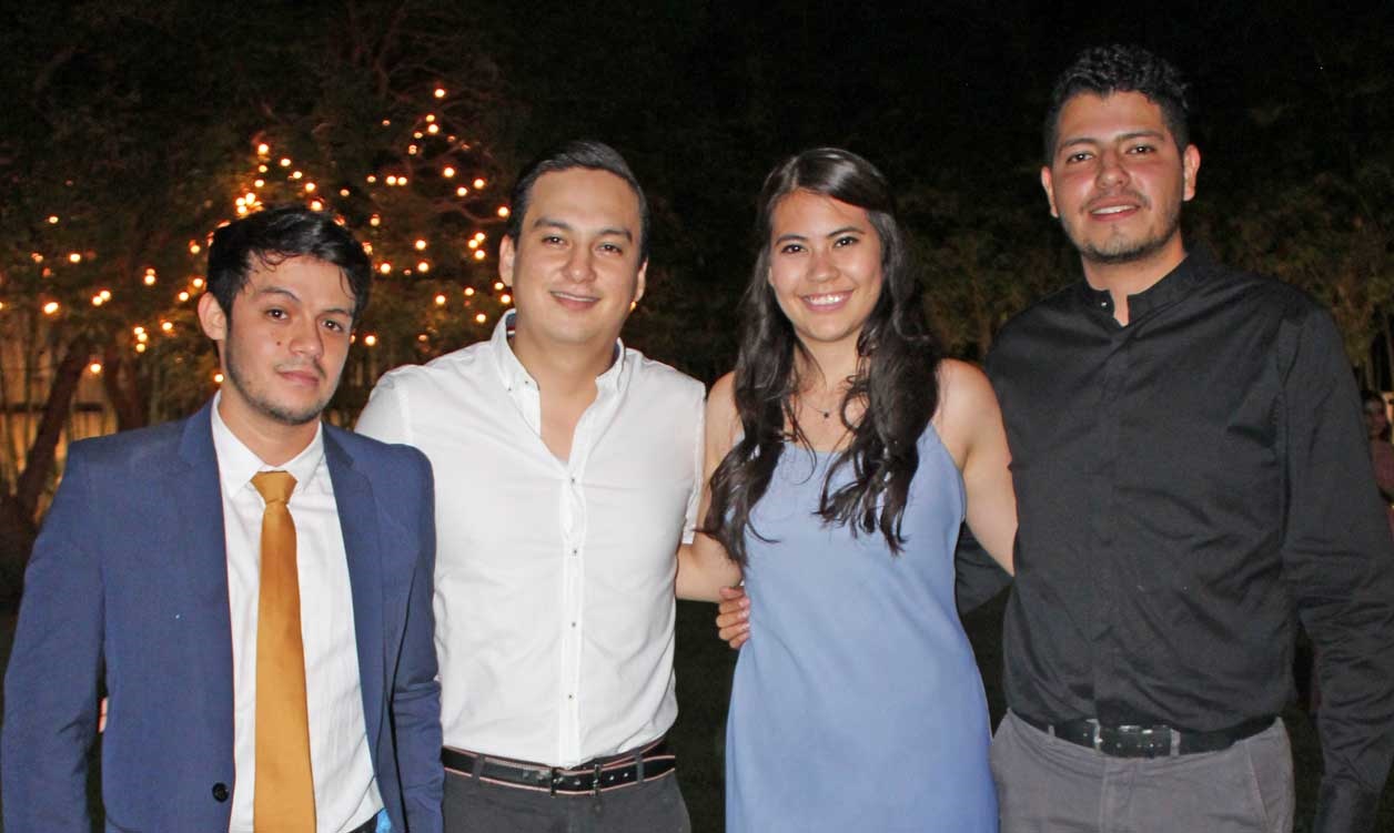 Carlos, César, Eliza y Guillermo