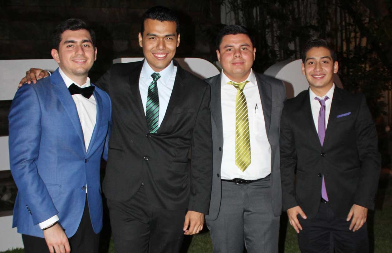 Aldrin, Bulmaro, Mario y Adrián