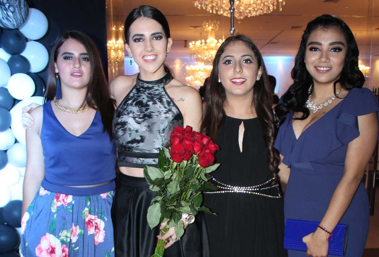 Felicitaron a la graduada