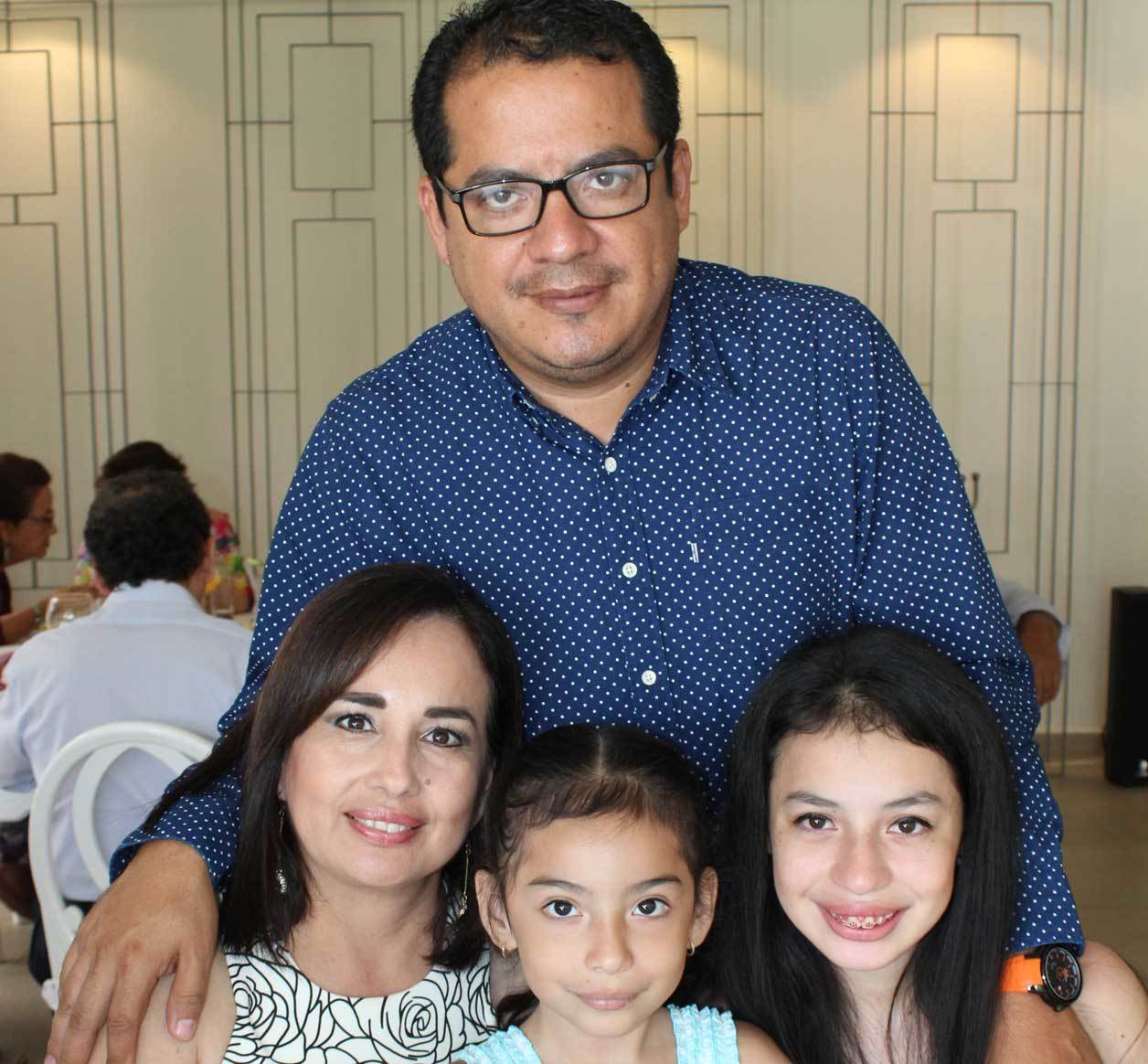Andrés, Pilar, María José y Andrea